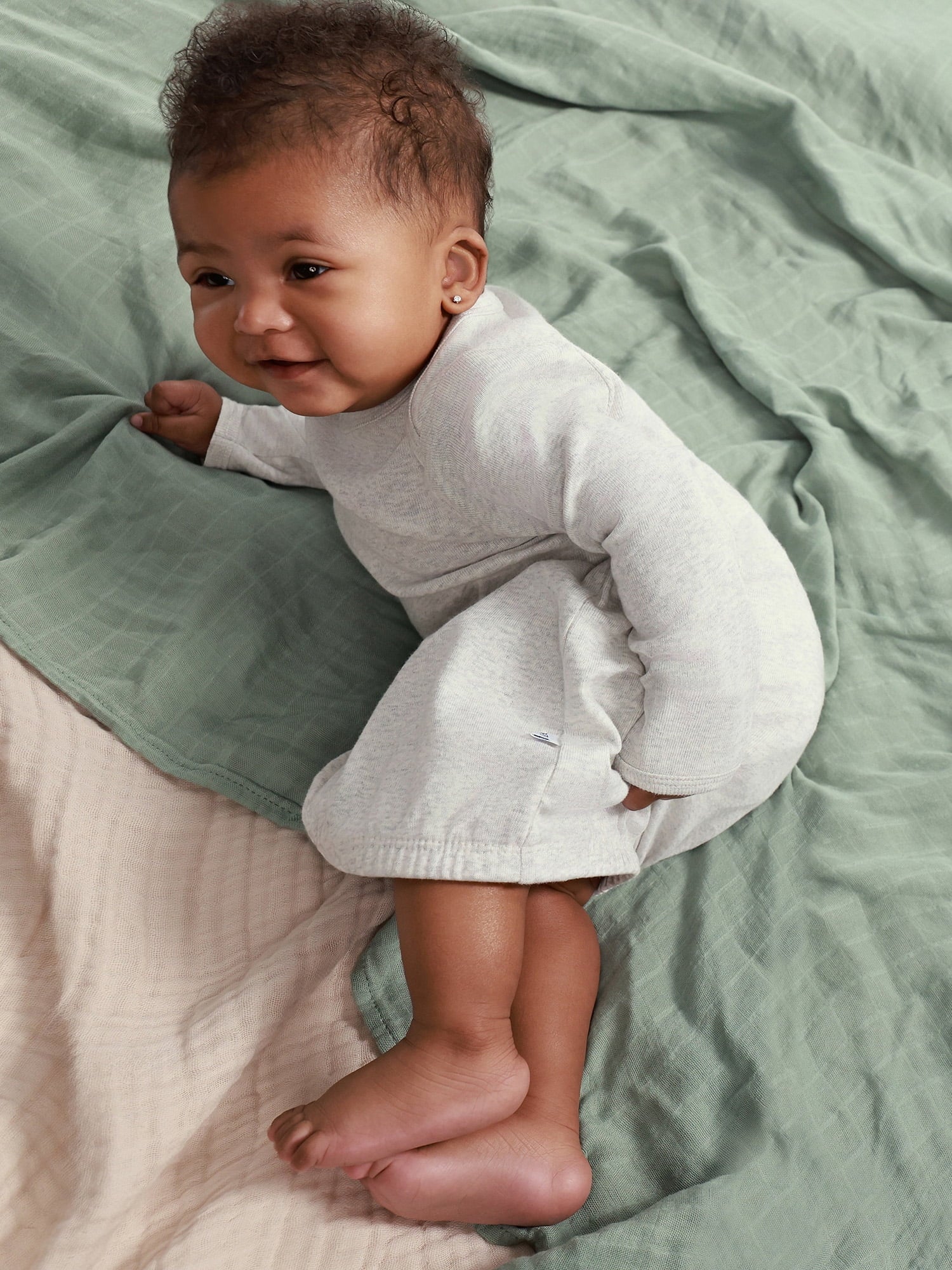 Gerber Baby Neutral Long Sleeve Gowns, 3-Pack, Sizes Newborn - 0/3 Months